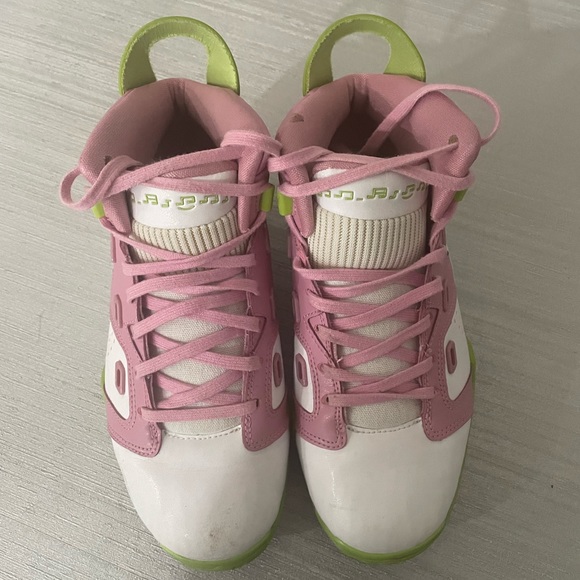 Jordan Sneakers - Picture 3 of 4